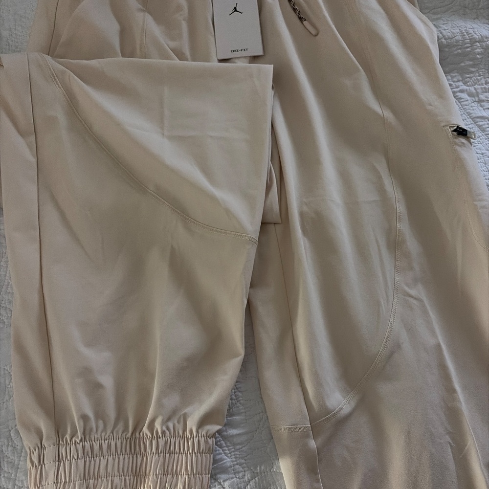 Nike Women’s Pants - large - Picture 3 of 3